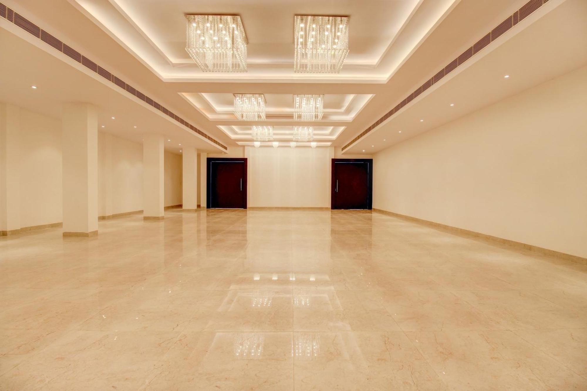Отель Super Townhouse Oak Aurelia Grand Лакхнау Экстерьер фото