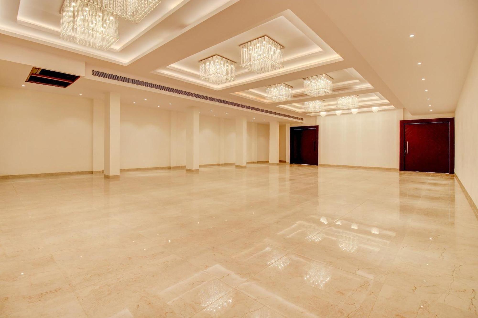 Отель Super Townhouse Oak Aurelia Grand Лакхнау Экстерьер фото