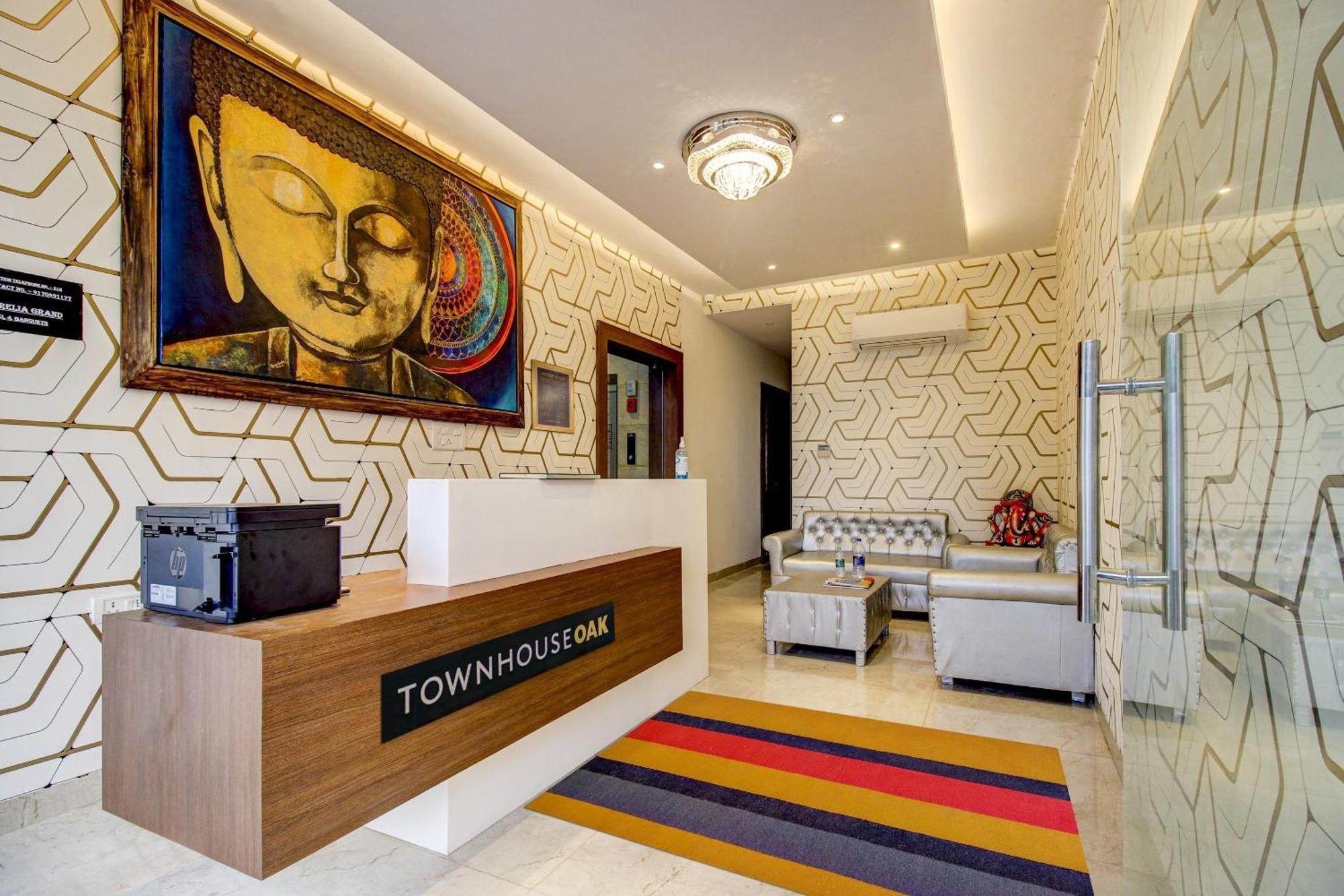 Отель Super Townhouse Oak Aurelia Grand Лакхнау Экстерьер фото